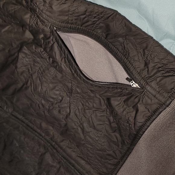 Patagonia Dark Green Poly Vest With Insulated Lining Women's (L). Gently Used - Picture 4 of 8